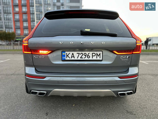 Серый Вольво ХС60, объемом двигателя 2 л и пробегом 110 тыс. км за 37700 $, фото 2 на Automoto.ua