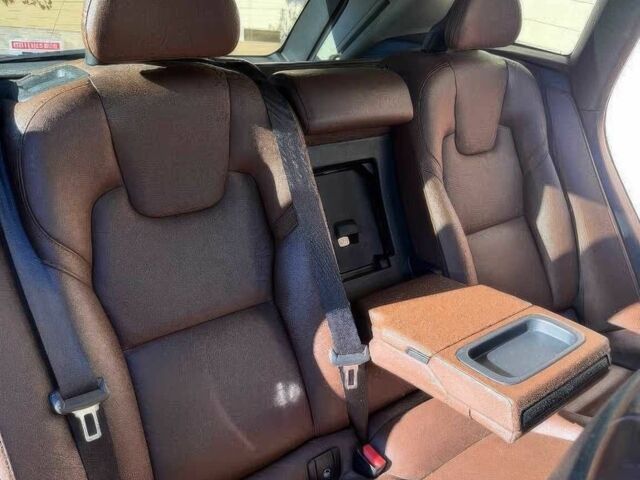 Серый Вольво ХС60, объемом двигателя 2 л и пробегом 50 тыс. км за 16800 $, фото 9 на Automoto.ua