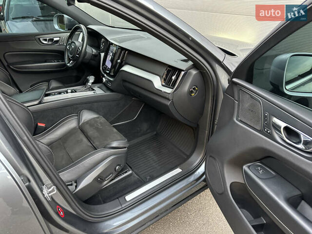 Серый Вольво ХС60, объемом двигателя 2 л и пробегом 110 тыс. км за 37700 $, фото 41 на Automoto.ua