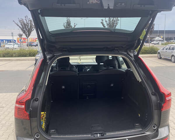 Вольво ХС60 2018 в Ковель на Automoto.ua Серый Вольво ХС60, объемом двигателя 1.97 л и пробегом 285 тыс. км за 25400 $, фото 6 на Automoto.ua