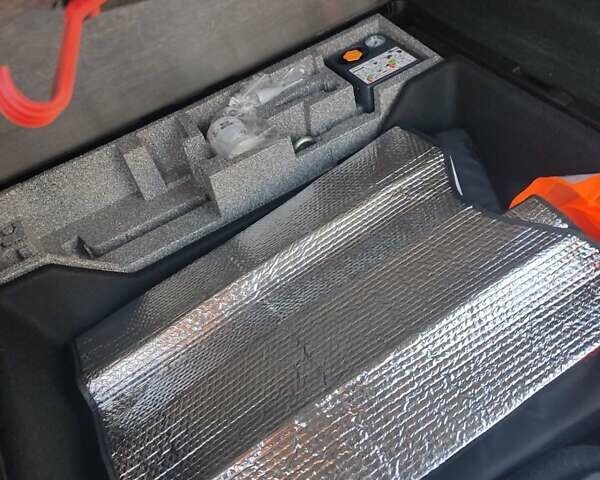 Сірий Вольво ХС60, об'ємом двигуна 2 л та пробігом 235 тис. км за 28500 $, фото 11 на Automoto.ua