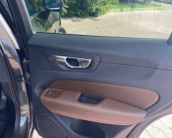 Серый Вольво ХС60, объемом двигателя 1.97 л и пробегом 155 тыс. км за 28800 $, фото 12 на Automoto.ua