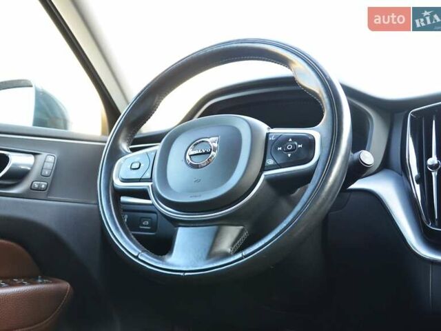 Вольво ХС60 2018 в Киеве на Automoto.ua Серый Вольво ХС60, объемом двигателя 1.97 л и пробегом 129 тыс. км за 26999 $, фото 28 на Automoto.ua