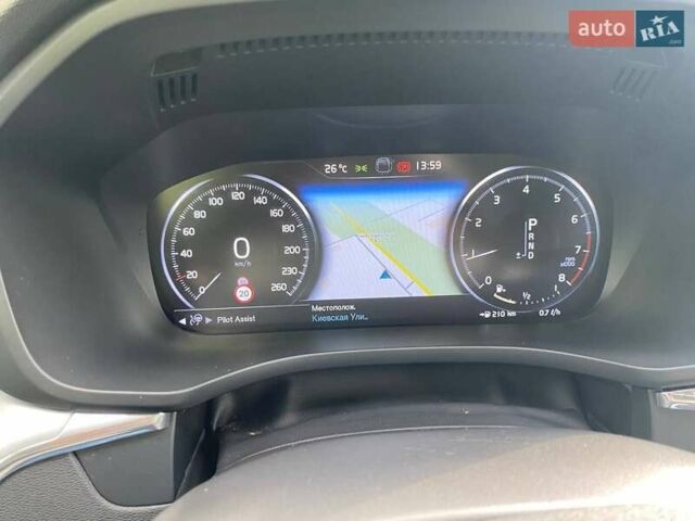 Серый Вольво ХС60, объемом двигателя 1.97 л и пробегом 155 тыс. км за 28800 $, фото 4 на Automoto.ua