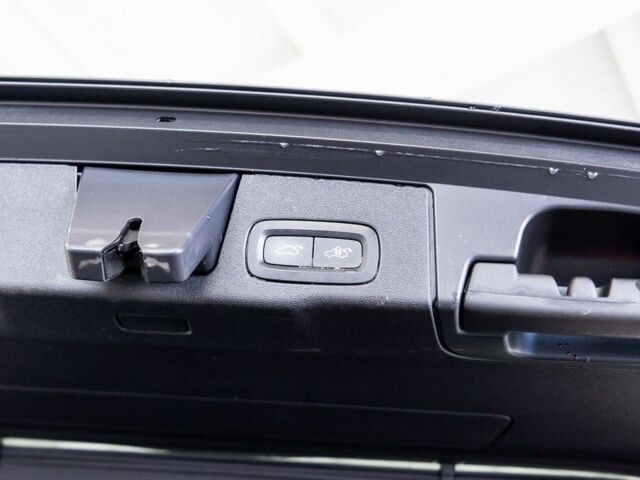 Вольво ХС60 2018 в Киеве на Automoto.ua Серый Вольво ХС60, объемом двигателя 0 л и пробегом 55 тыс. км за 20500 $, фото 15 на Automoto.ua