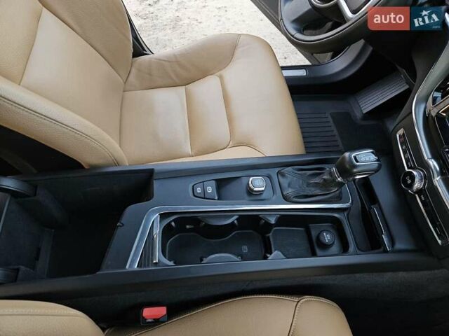 Вольво ХС60 2018 в Бучаче на Automoto.ua Серый Вольво ХС60, объемом двигателя 2 л и пробегом 71 тыс. км за 29000 $, фото 13 на Automoto.ua