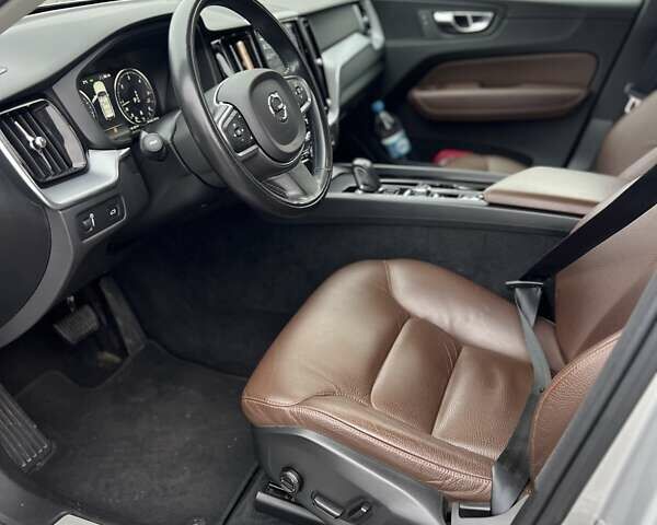 Сірий Вольво ХС60, об'ємом двигуна 1.97 л та пробігом 120 тис. км за 30850 $, фото 8 на Automoto.ua