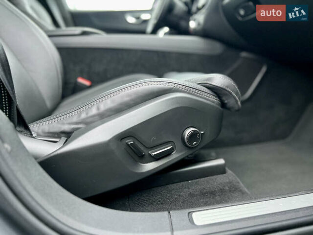 Серый Вольво ХС60, объемом двигателя 1.97 л и пробегом 118 тыс. км за 31500 $, фото 50 на Automoto.ua