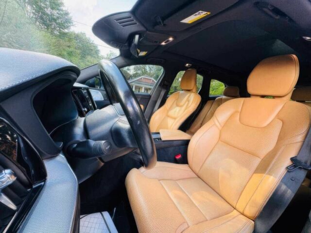 Сірий Вольво ХС60, об'ємом двигуна 2 л та пробігом 38 тис. км за 20300 $, фото 6 на Automoto.ua