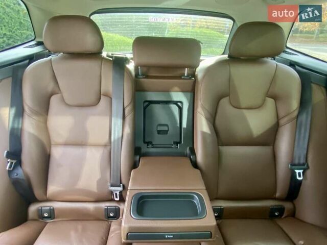 Вольво ХС60 2019 в Луцке на Automoto.ua Серый Вольво ХС60, объемом двигателя 1.97 л и пробегом 100 тыс. км за 30000 $, фото 17 на Automoto.ua