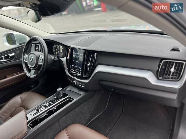 Сірий Вольво ХС60, об'ємом двигуна 1.97 л та пробігом 120 тис. км за 30850 $, фото 7 на Automoto.ua