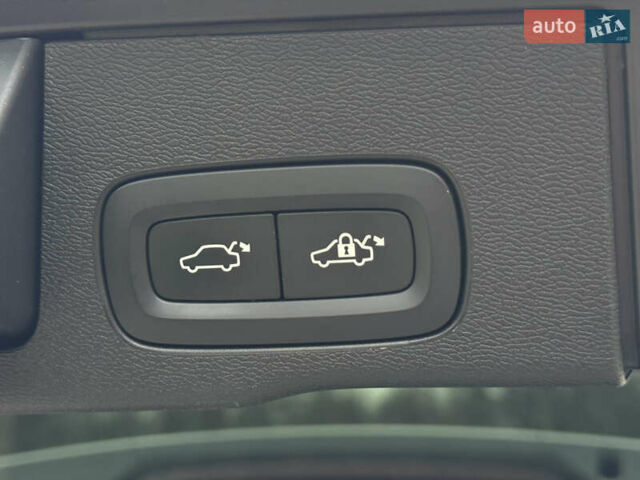 Серый Вольво ХС60, объемом двигателя 1.97 л и пробегом 111 тыс. км за 26500 $, фото 22 на Automoto.ua