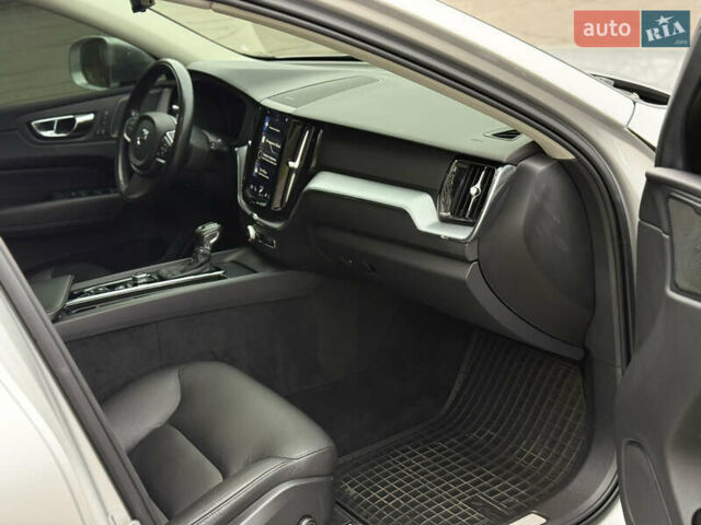 Серый Вольво ХС60, объемом двигателя 1.97 л и пробегом 111 тыс. км за 26500 $, фото 12 на Automoto.ua