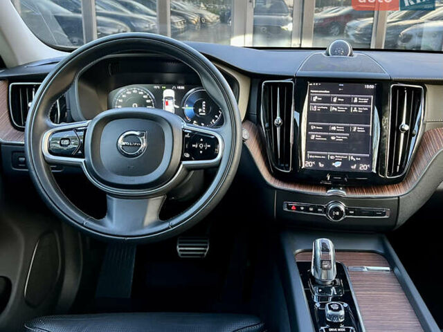 Серый Вольво ХС60, объемом двигателя 1.97 л и пробегом 118 тыс. км за 32500 $, фото 26 на Automoto.ua