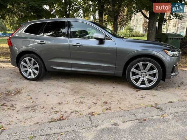 Серый Вольво ХС60, объемом двигателя 2 л и пробегом 105 тыс. км за 33990 $, фото 1 на Automoto.ua