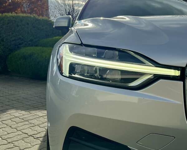 Вольво ХС60 2019 в Луцке на Automoto.ua Серый Вольво ХС60, объемом двигателя 1.97 л и пробегом 100 тыс. км за 30000 $, фото 6 на Automoto.ua