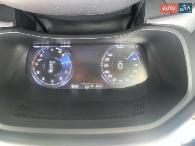 Вольво ХС60 2019 в Луцке на Automoto.ua Серый Вольво ХС60, объемом двигателя 1.97 л и пробегом 100 тыс. км за 30000 $, фото 20 на Automoto.ua