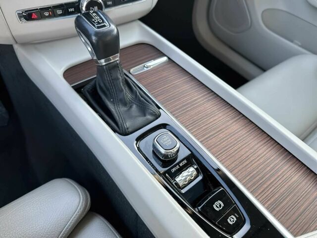 Серый Вольво ХС60, объемом двигателя 2 л и пробегом 44 тыс. км за 12800 $, фото 6 на Automoto.ua