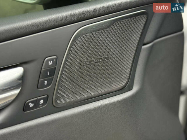 Серый Вольво ХС60, объемом двигателя 1.97 л и пробегом 111 тыс. км за 26500 $, фото 9 на Automoto.ua