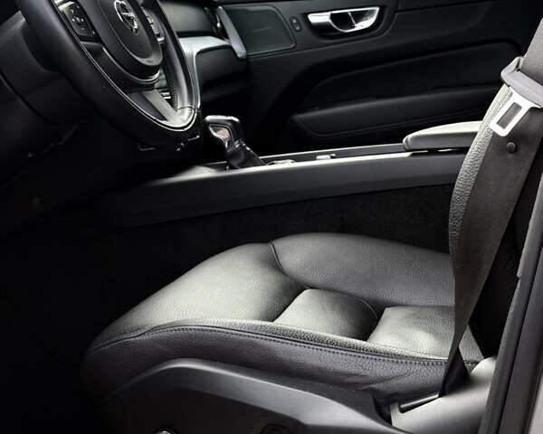 Серый Вольво ХС60, объемом двигателя 2 л и пробегом 85 тыс. км за 24000 $, фото 32 на Automoto.ua