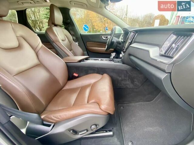 Вольво ХС60 2019 в Луцке на Automoto.ua Серый Вольво ХС60, объемом двигателя 1.97 л и пробегом 100 тыс. км за 30000 $, фото 14 на Automoto.ua