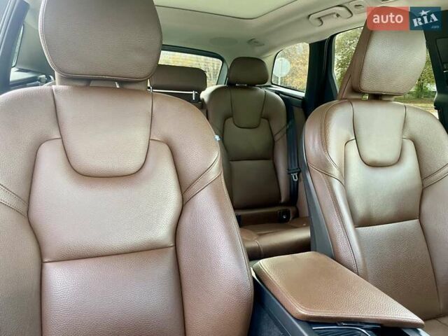 Вольво ХС60 2019 в Луцке на Automoto.ua Серый Вольво ХС60, объемом двигателя 1.97 л и пробегом 100 тыс. км за 30000 $, фото 16 на Automoto.ua