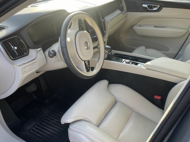 Сірий Вольво ХС60, об'ємом двигуна 2 л та пробігом 45 тис. км за 31000 $, фото 2 на Automoto.ua