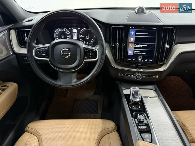 Серый Вольво ХС60, объемом двигателя 1.97 л и пробегом 19 тыс. км за 39000 $, фото 23 на Automoto.ua