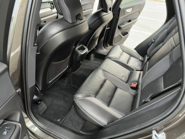 Серый Вольво ХС60, объемом двигателя 2 л и пробегом 185 тыс. км за 32000 $, фото 23 на Automoto.ua