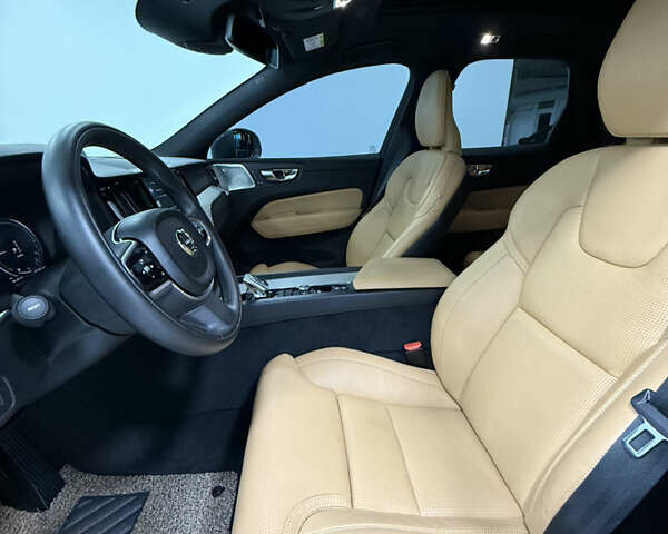 Серый Вольво ХС60, объемом двигателя 1.97 л и пробегом 19 тыс. км за 39000 $, фото 20 на Automoto.ua