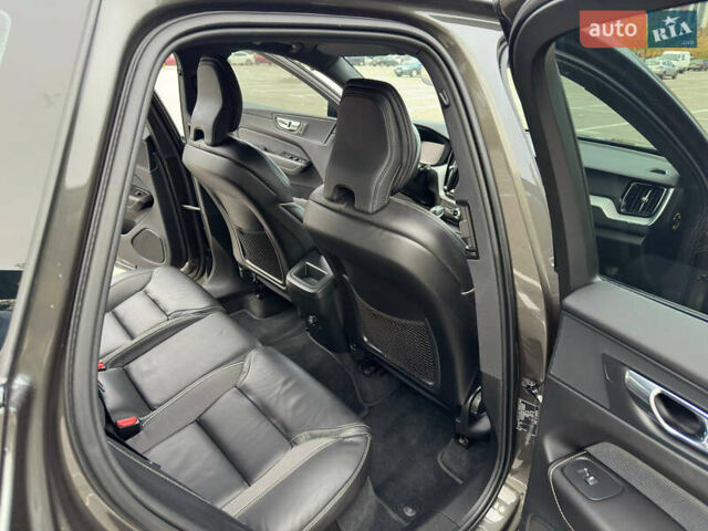 Серый Вольво ХС60, объемом двигателя 1.97 л и пробегом 183 тыс. км за 31999 $, фото 22 на Automoto.ua