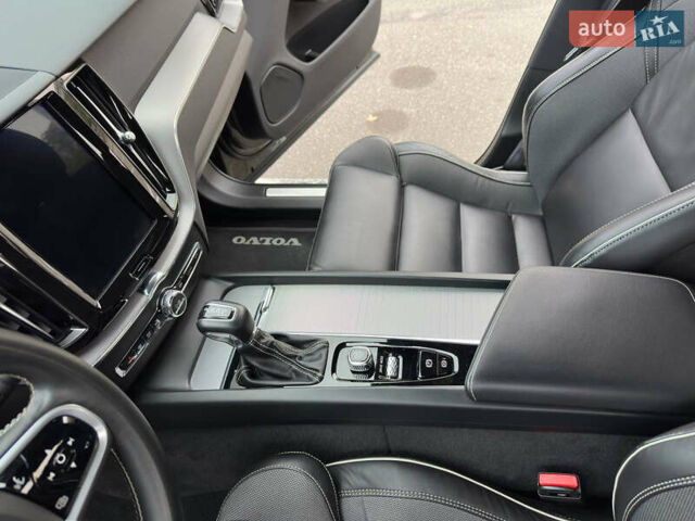 Серый Вольво ХС60, объемом двигателя 1.97 л и пробегом 183 тыс. км за 31999 $, фото 30 на Automoto.ua