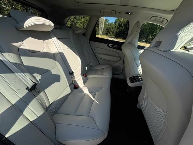 Сірий Вольво ХС60, об'ємом двигуна 2 л та пробігом 50 тис. км за 9800 $, фото 13 на Automoto.ua