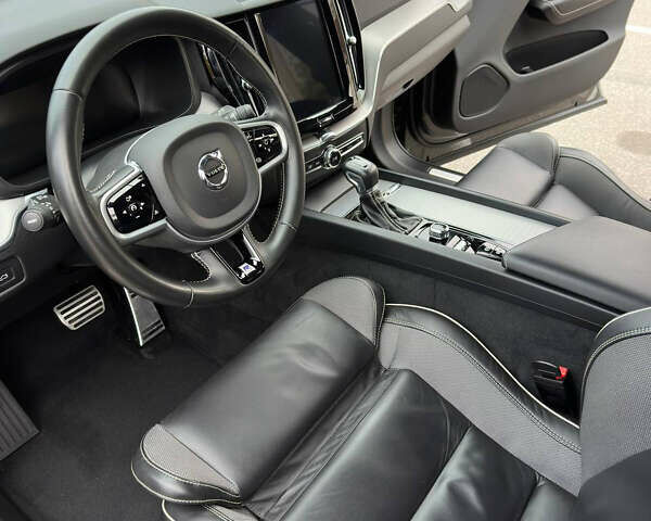 Серый Вольво ХС60, объемом двигателя 1.97 л и пробегом 183 тыс. км за 31999 $, фото 28 на Automoto.ua