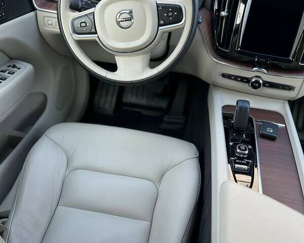 Серый Вольво ХС60, объемом двигателя 1.97 л и пробегом 76 тыс. км за 39500 $, фото 7 на Automoto.ua