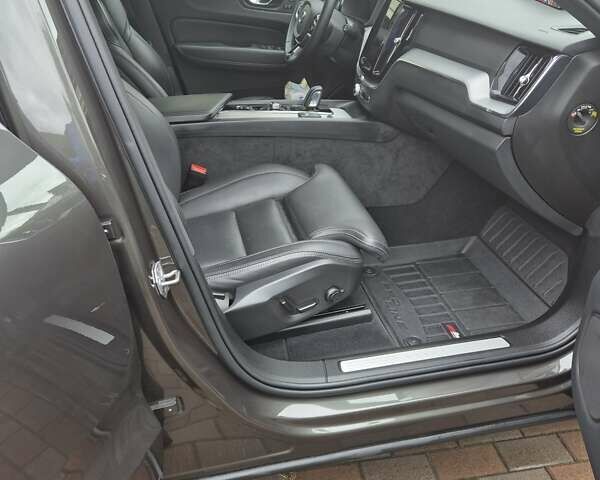 Серый Вольво ХС60, объемом двигателя 1.97 л и пробегом 99 тыс. км за 45500 $, фото 10 на Automoto.ua