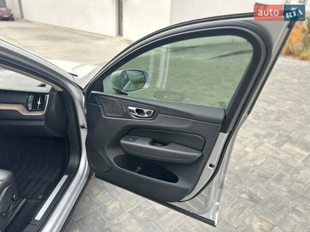 Вольво ХС60 2021 в Луцке на Automoto.ua Серый Вольво ХС60, объемом двигателя 2 л и пробегом 63 тыс. км за 28000 $, фото 26 на Automoto.ua