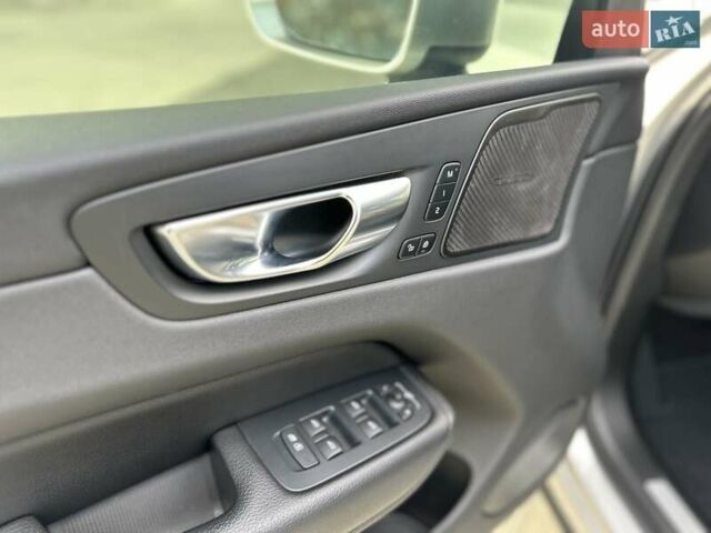 Вольво ХС60 2021 в Луцке на Automoto.ua Серый Вольво ХС60, объемом двигателя 2 л и пробегом 63 тыс. км за 28000 $, фото 12 на Automoto.ua