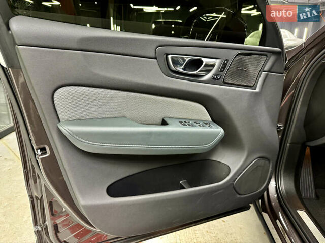 Серый Вольво ХС60, объемом двигателя 1.97 л и пробегом 82 тыс. км за 42000 $, фото 11 на Automoto.ua