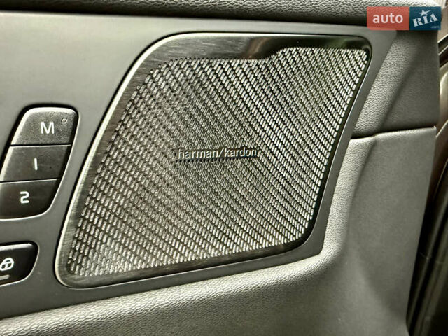 Серый Вольво ХС60, объемом двигателя 1.97 л и пробегом 82 тыс. км за 42000 $, фото 12 на Automoto.ua