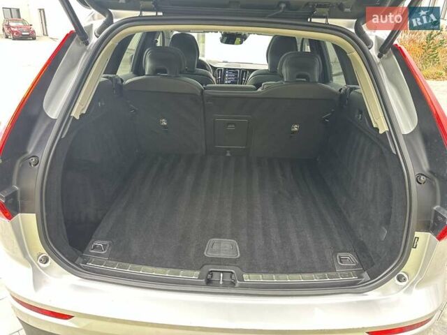 Вольво ХС60 2021 в Луцке на Automoto.ua Серый Вольво ХС60, объемом двигателя 2 л и пробегом 63 тыс. км за 28000 $, фото 34 на Automoto.ua