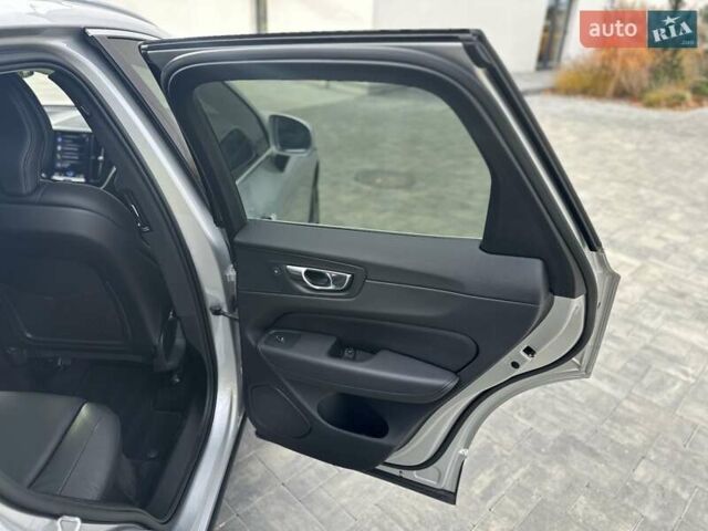 Вольво ХС60 2021 в Луцке на Automoto.ua Серый Вольво ХС60, объемом двигателя 2 л и пробегом 63 тыс. км за 28000 $, фото 32 на Automoto.ua