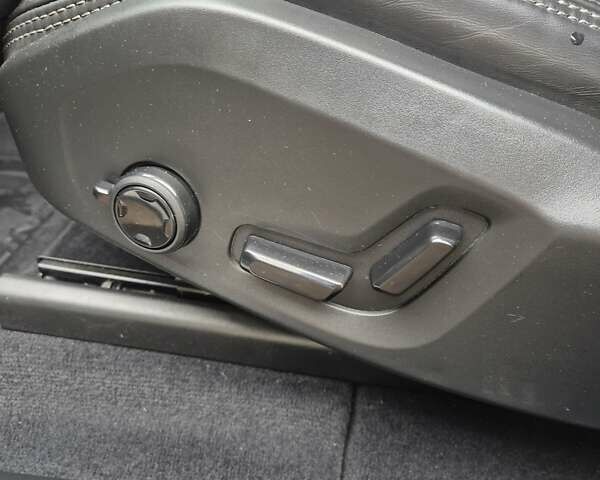 Серый Вольво ХС60, объемом двигателя 1.97 л и пробегом 99 тыс. км за 45500 $, фото 6 на Automoto.ua