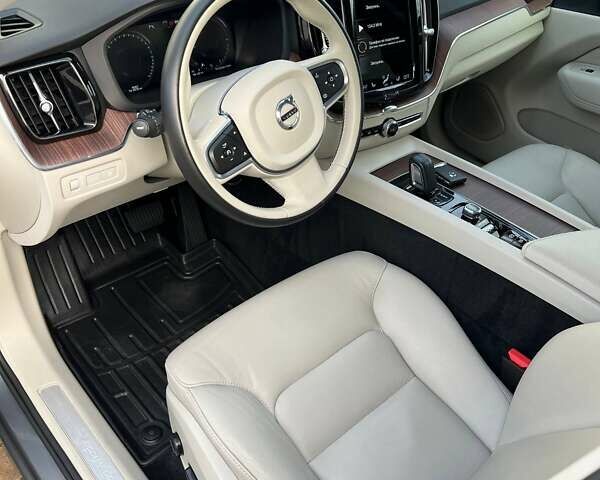 Серый Вольво ХС60, объемом двигателя 1.97 л и пробегом 76 тыс. км за 39500 $, фото 8 на Automoto.ua