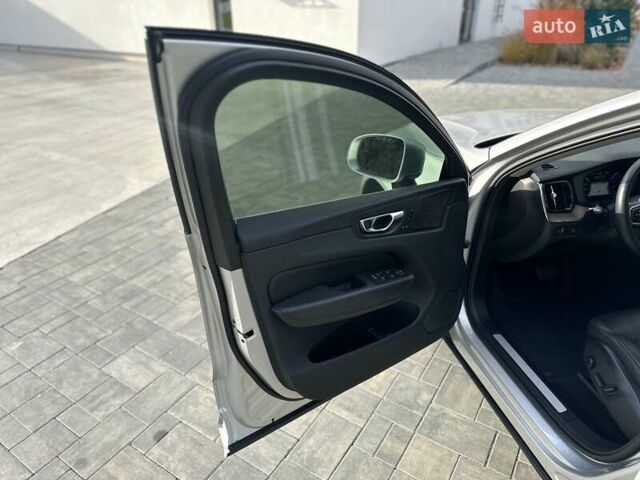 Вольво ХС60 2021 в Луцке на Automoto.ua Серый Вольво ХС60, объемом двигателя 2 л и пробегом 63 тыс. км за 28000 $, фото 11 на Automoto.ua