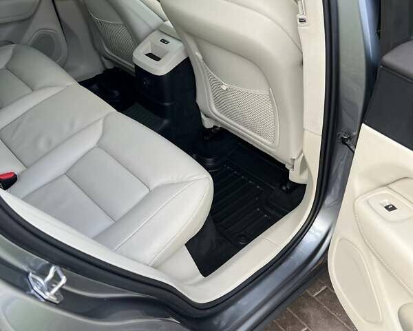 Серый Вольво ХС60, объемом двигателя 1.97 л и пробегом 76 тыс. км за 39500 $, фото 3 на Automoto.ua