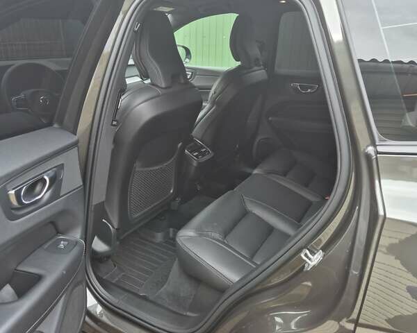 Серый Вольво ХС60, объемом двигателя 1.97 л и пробегом 99 тыс. км за 45500 $, фото 7 на Automoto.ua