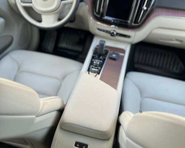 Серый Вольво ХС60, объемом двигателя 1.97 л и пробегом 76 тыс. км за 39500 $, фото 11 на Automoto.ua