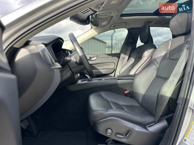 Вольво ХС60 2021 в Луцке на Automoto.ua Серый Вольво ХС60, объемом двигателя 2 л и пробегом 63 тыс. км за 28000 $, фото 16 на Automoto.ua