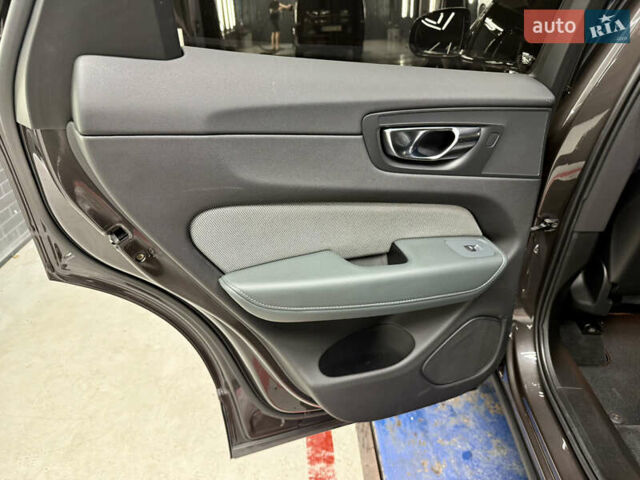 Серый Вольво ХС60, объемом двигателя 1.97 л и пробегом 82 тыс. км за 42000 $, фото 25 на Automoto.ua